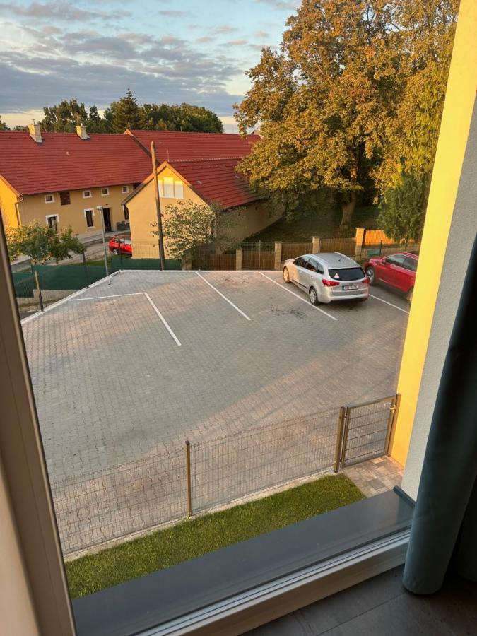 Byt Apartman 74M2 Vyhled Klid Priroda Prag Dış mekan fotoğraf